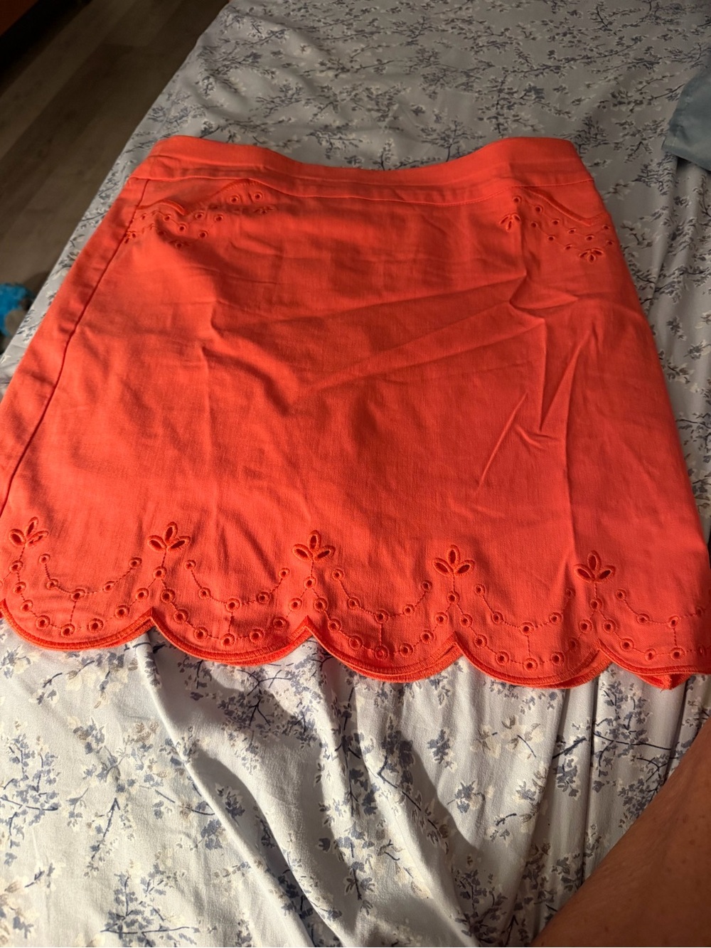 Chico's Coral Scalloped Eyelet Mini Skort size 0.5.